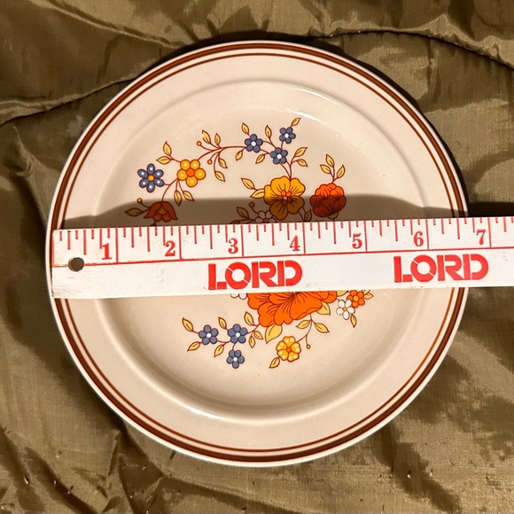 Vintage 1970’s Summer Garden by Excel Linda 7 inch plate with flowers - Picture 3 of 5